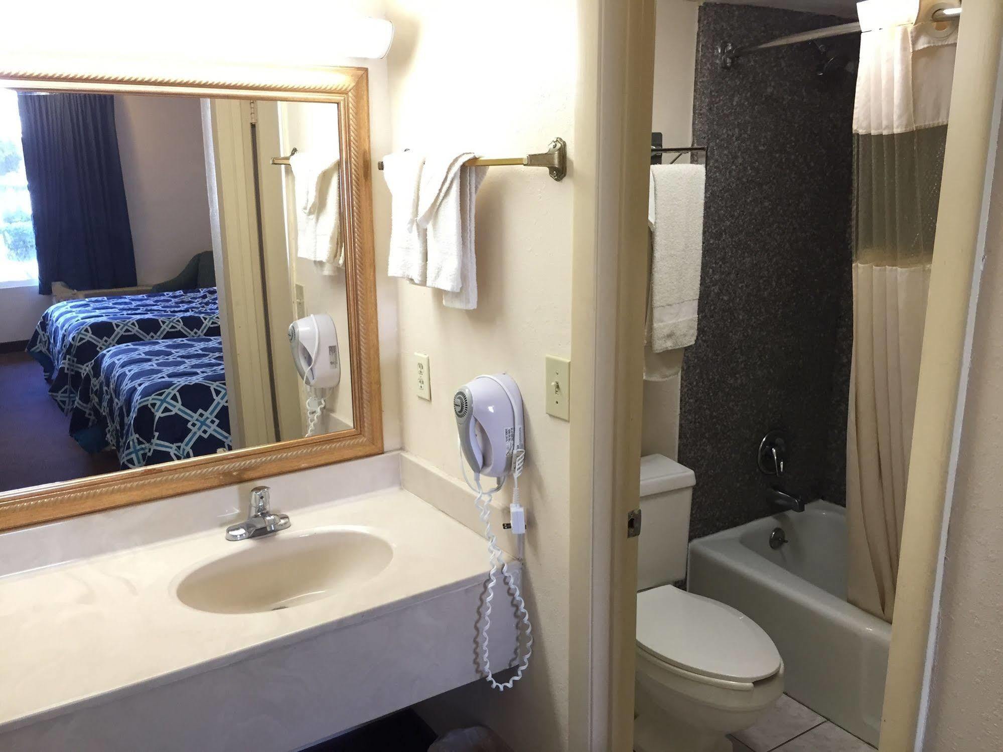 Budget Inn Of 드랜드 외부 사진